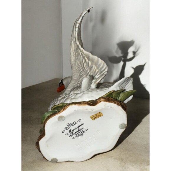 Homco White Swan Porcelain Figurine - Picture 11 of 12